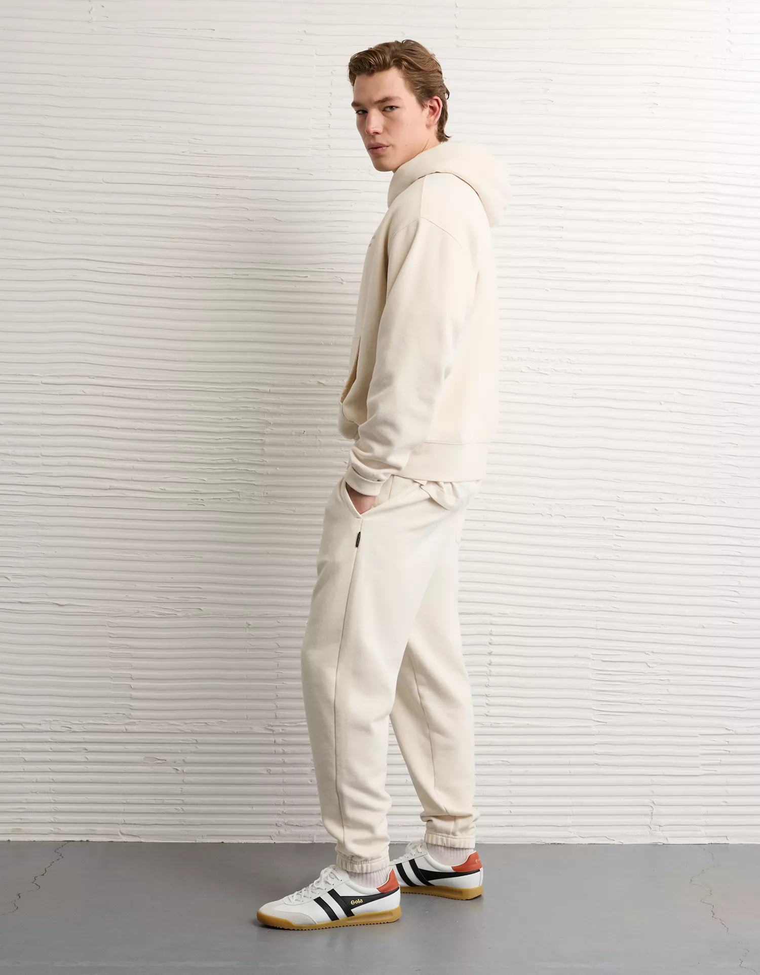 AE Laidback Luxe Heavyweight Jogger - thumbnail 5