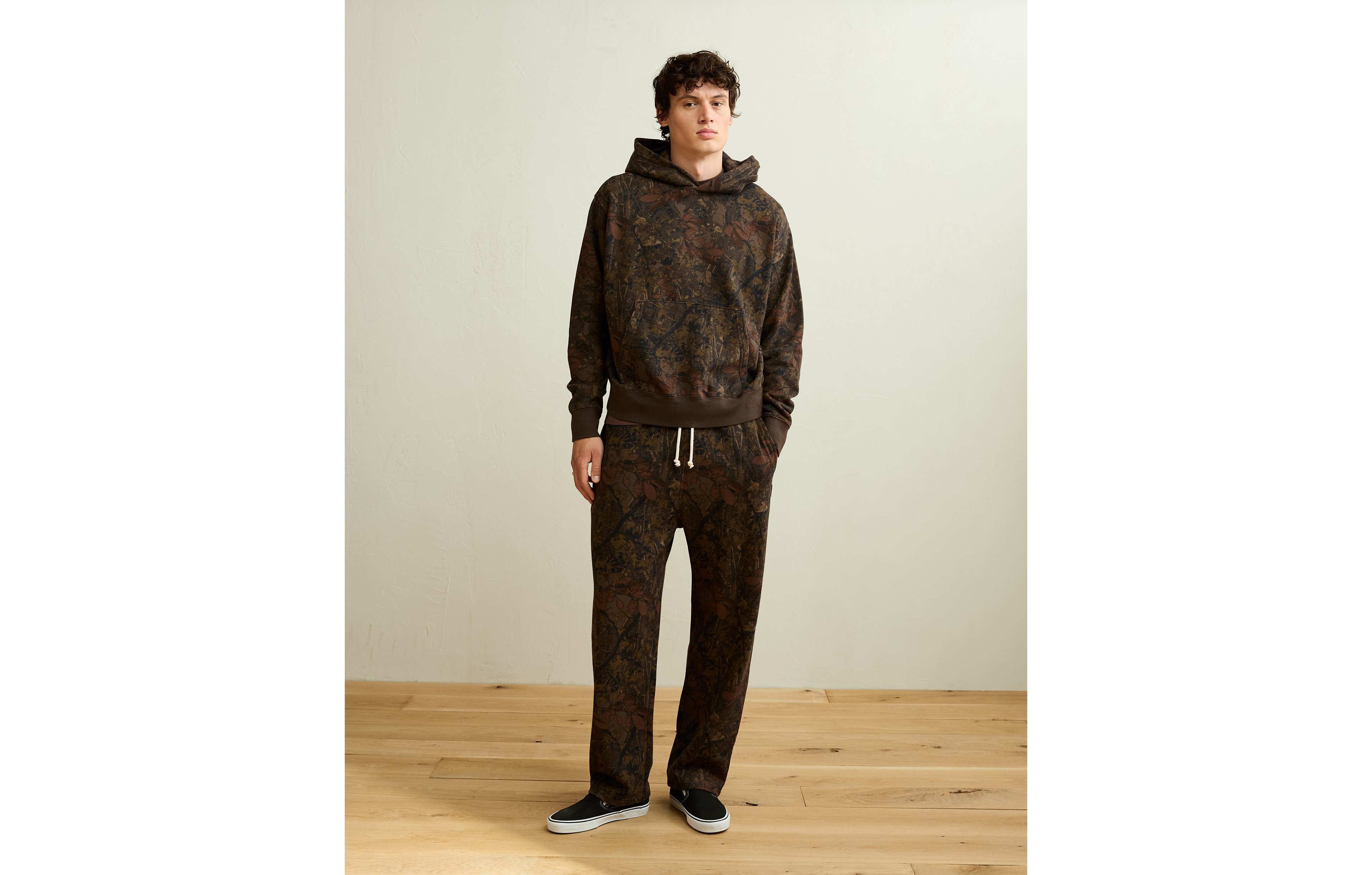 AE Laidback Luxe Heavyweight Open-Hem Sweatpant