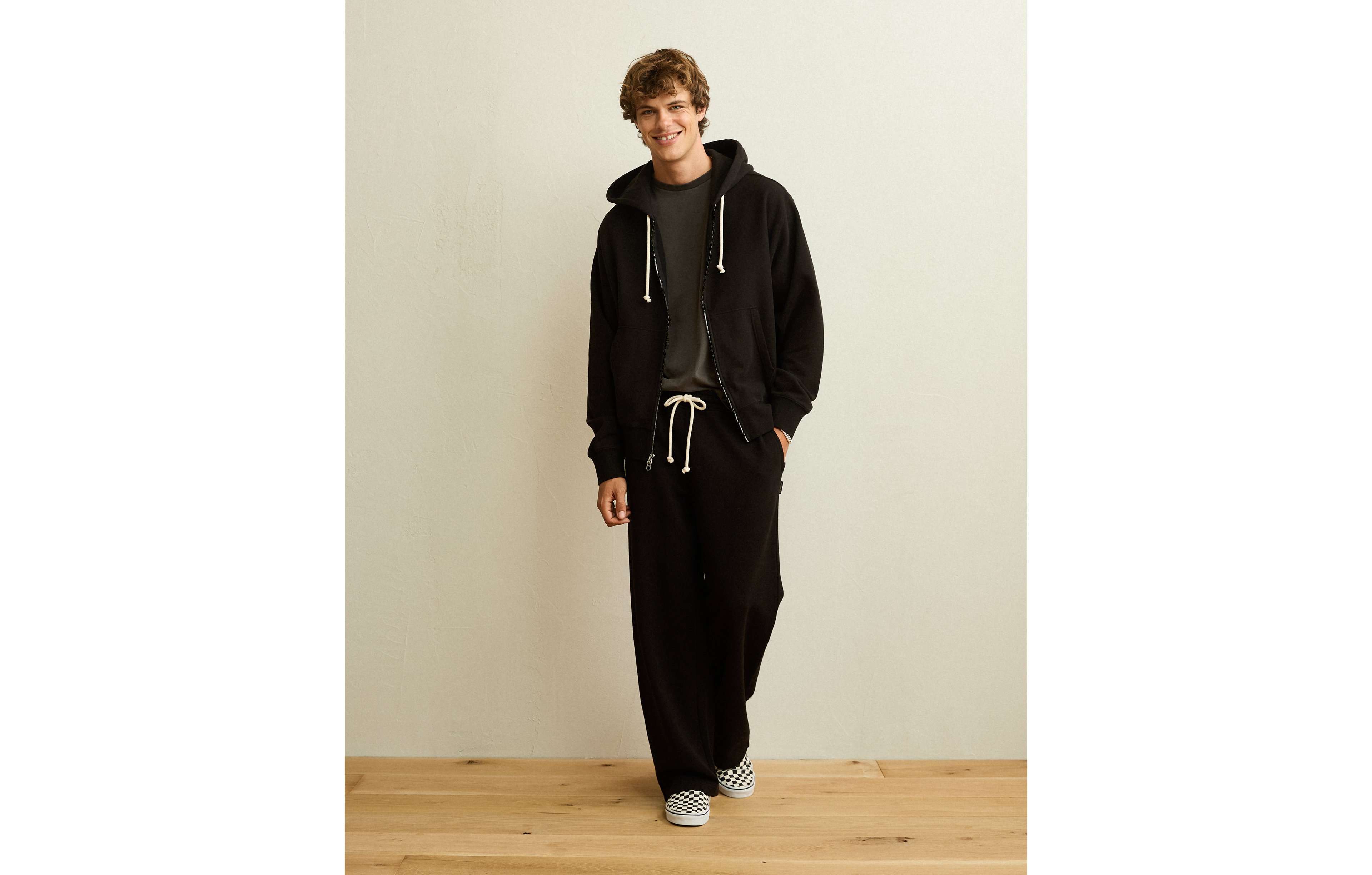 AE Laidback Luxe Baggy Open-Hem Sweatpant