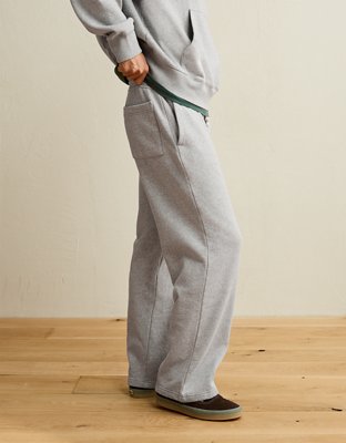 AE Laidback Luxe Baggy Open-Hem Sweatpant