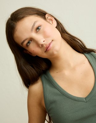 AE V-Neck Boyfriend Tank Top