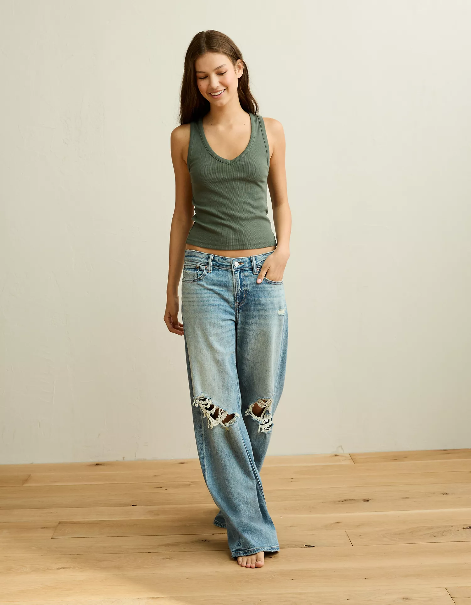 AE V-Neck Boyfriend Tank Top - thumbnail 6