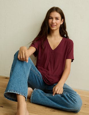 ae7xs4MOCK NECK SHIRTSとpants AE Soft & Sexy V-Neck T-Shirt | American Eagle