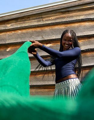 SMOOTHEZ Long Sleeve Crew T-Shirt