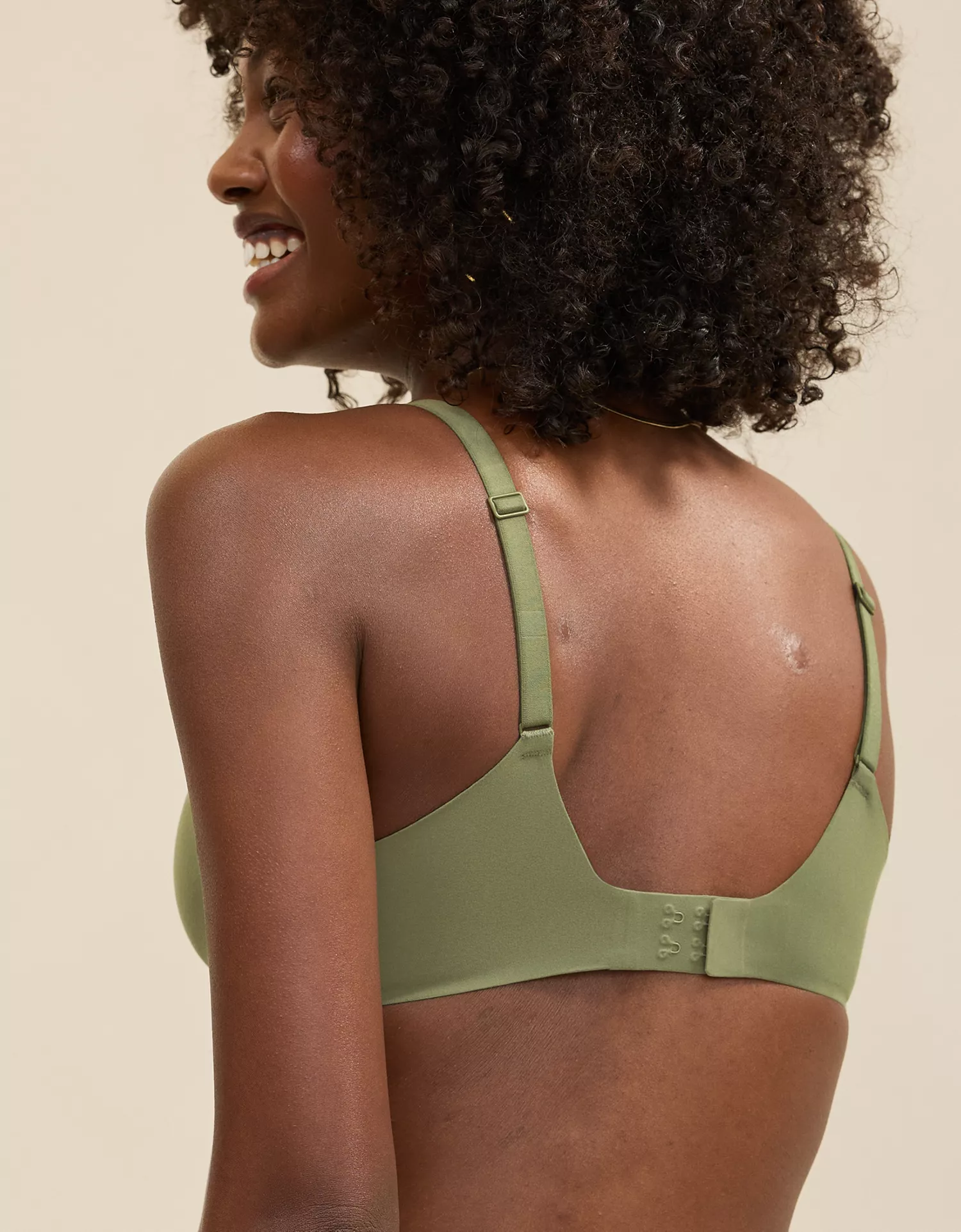 SMOOTHEZ Full Coverage Lightly Lined Bra - thumbnail 2