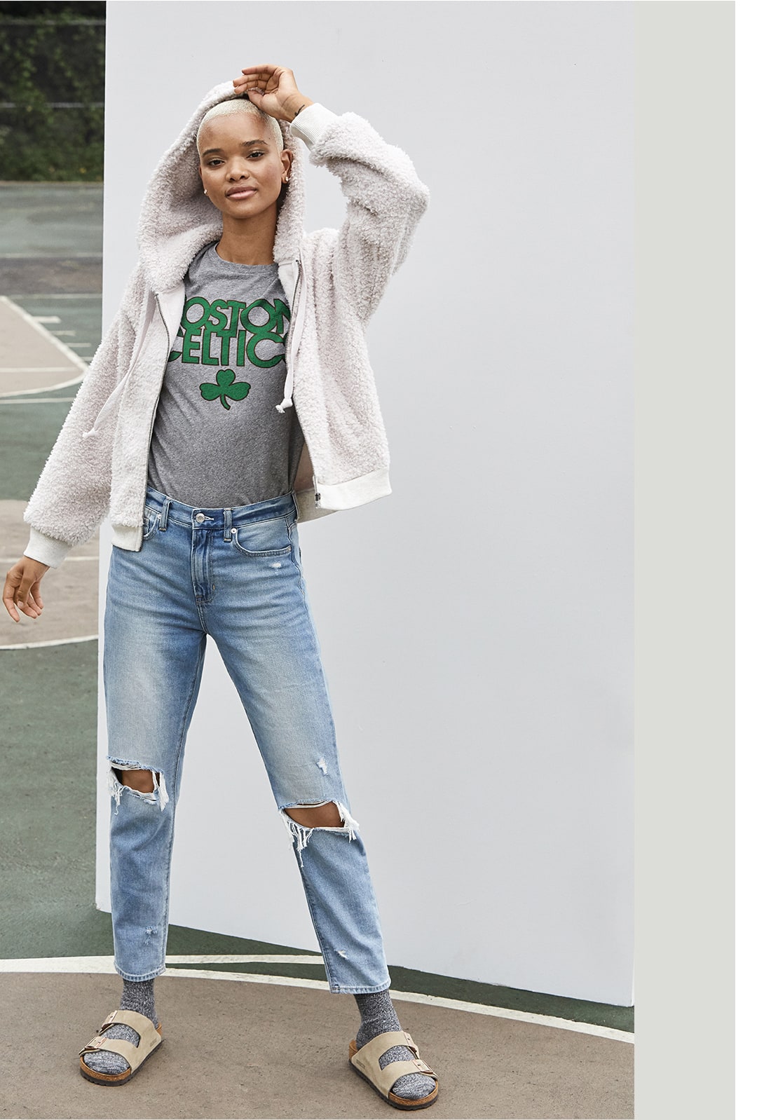 Turn your images on. Shop AEO