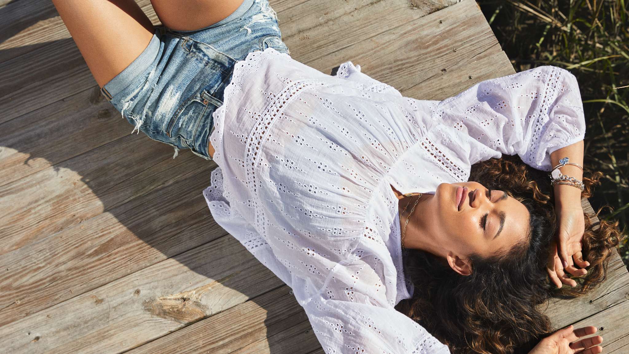 American Eagle Men’s & Women’s Jeans, Clothes & Accessories