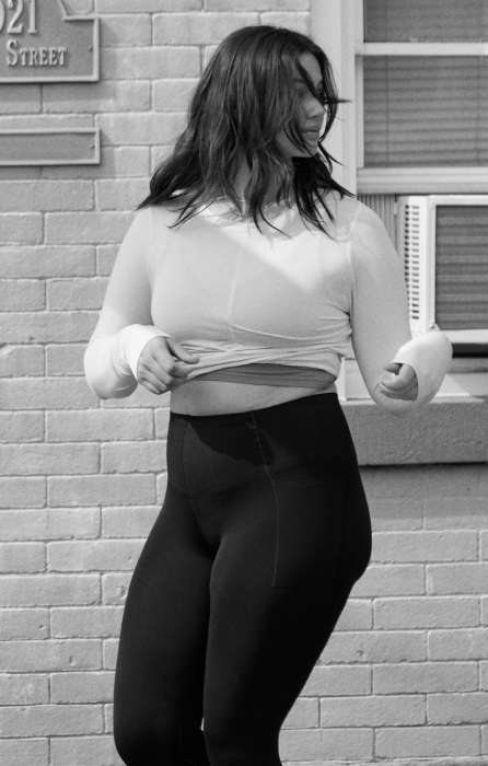 Becco Los Angeles Women's Size Medium Leggings Athletic Yoga Pants Black  White