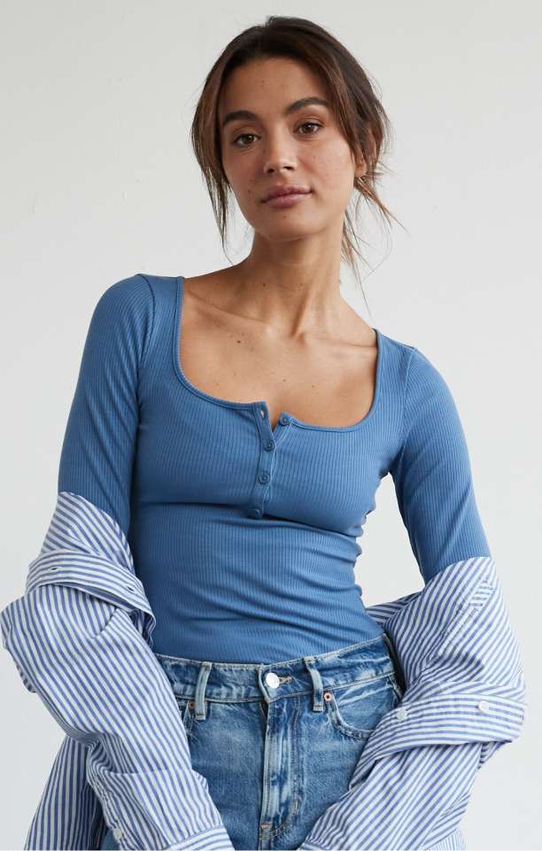 Women's Shirts & Tops: Tees, Sweatshirts & More | American Eagle