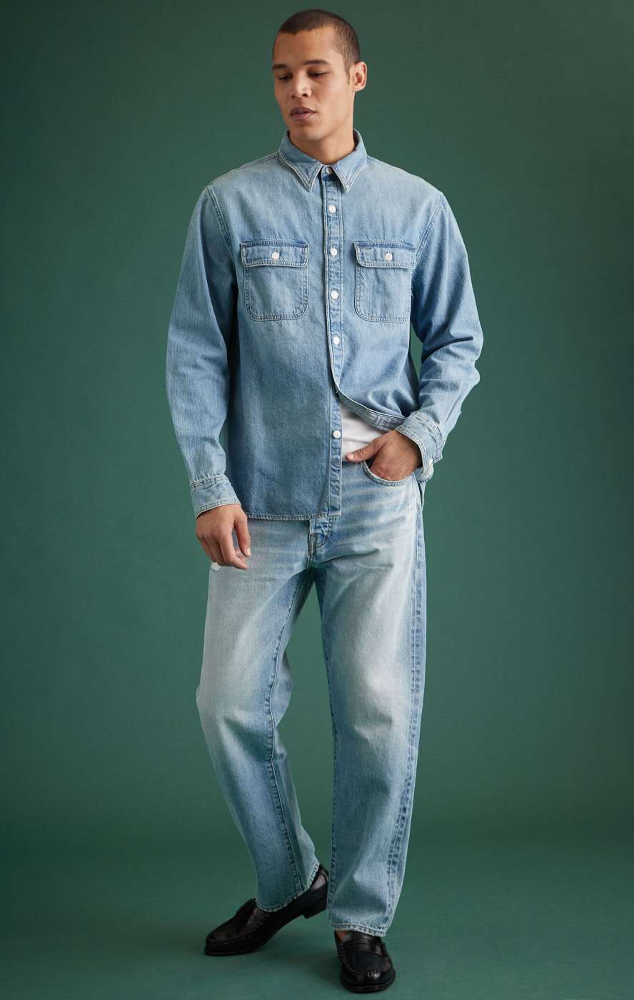 Model in Men's AE77 Slim jean