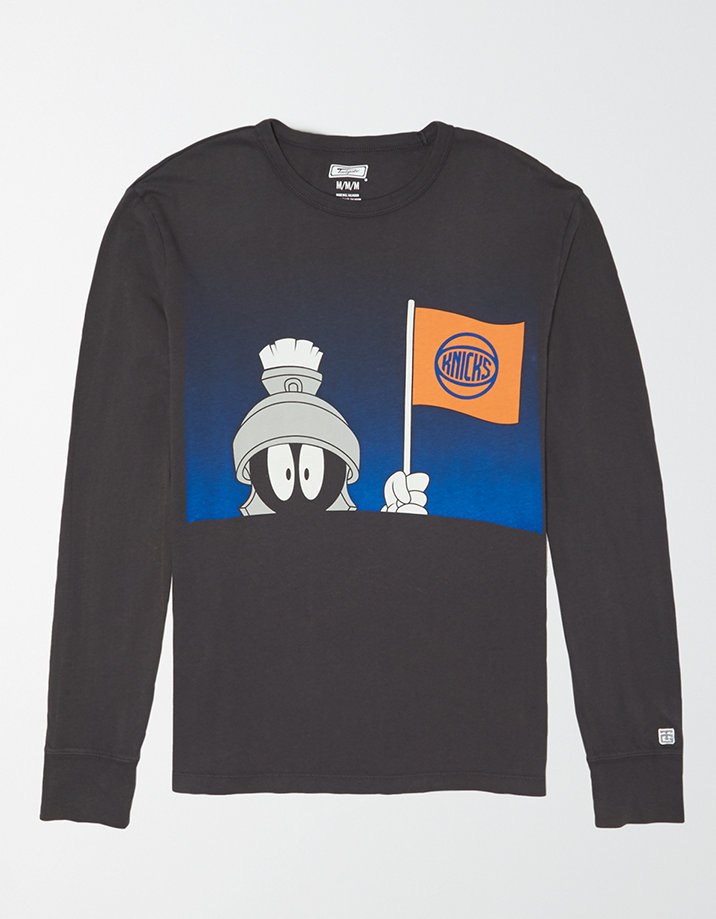 Tailgate Men's NY Knicks x Looney Tunes Long Sleeve T-Shirt