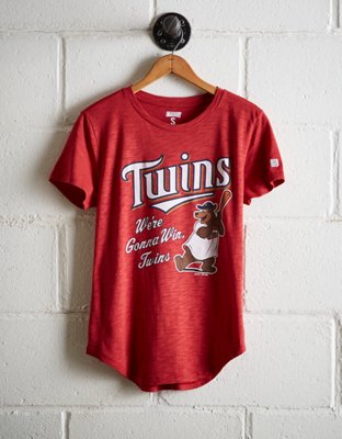Tailgate Women's We're Gonna Win Twins T-Shirt - Free Shipping & Returns