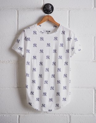 Tailgate Women's NY Yankees Logo T-Shirt - Free Shipping & Returns