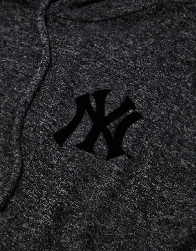 Tailgate Women's New York Yankees Plush Hoodie