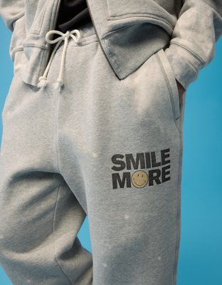 AE | Pantalon en molleton lourd à ourlet ouvert Smiley®
