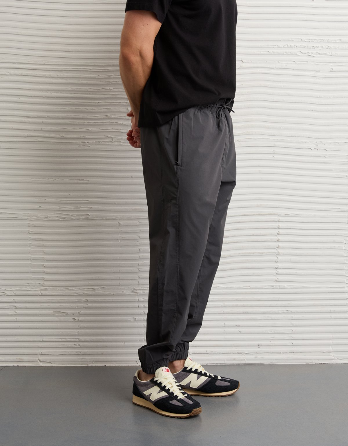 AE 24/7 Tech Hybrid Jogger - image 5