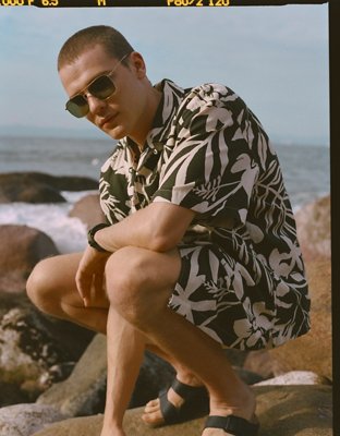 AE Poolside Floral Button-Up Shirt