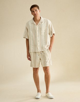 Мужская рубашка American Eagle AE Relaxed Fit Short-Sleeve Camp Collar, цвет: Мягкий пшеничный — фото 5