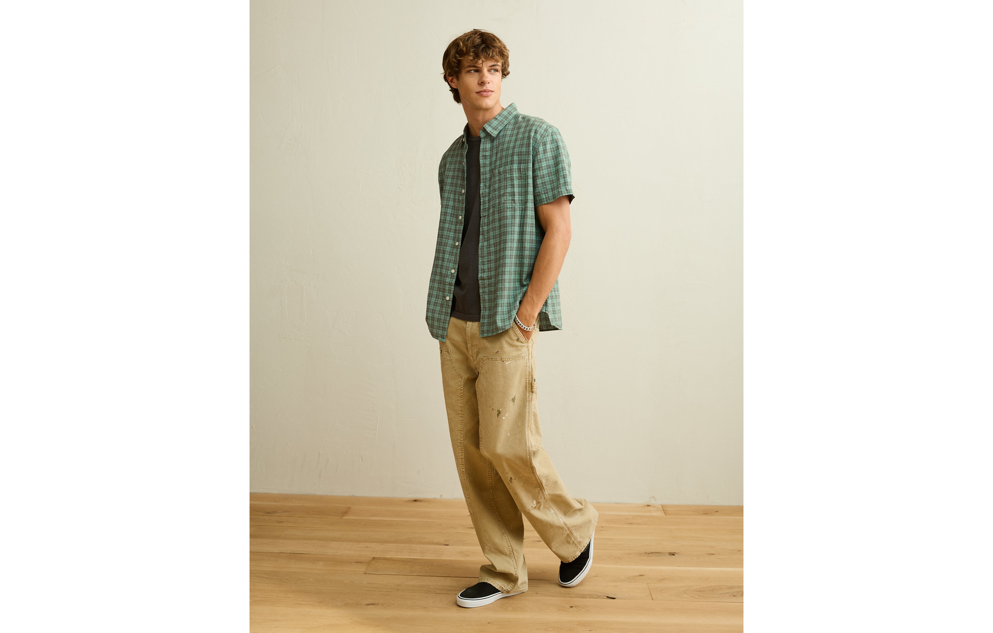 AE Standard Fit Linen-Blend Short-Sleeve Button-Up Shirt