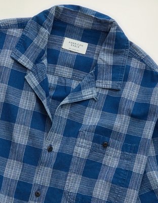 Мужская рубашка American Eagle AE Relaxed Fit Camp Collar Button-Up, цвет: Кобальтовый ночной — фото 6
