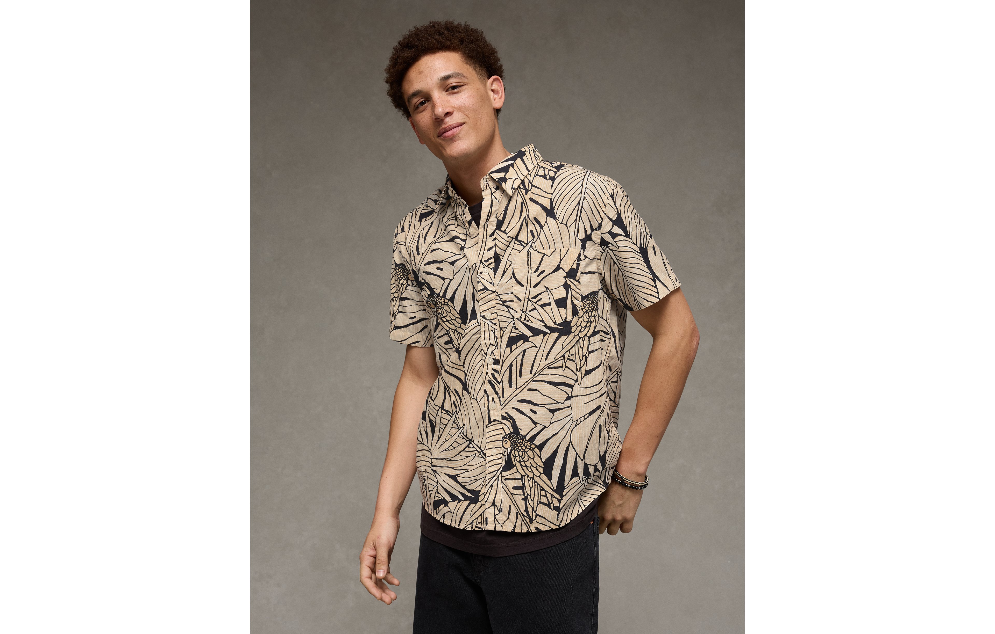 AE Standard Fit Poplin Short-Sleeve Button-Up Shirt