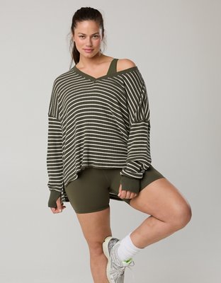 Женские футболки Offline By Aerie Wow! Waffle Long Sleeve V Neck, цвет: Оливковый — фото 4