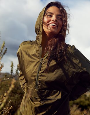 OFFLINE Shine Windbreaker