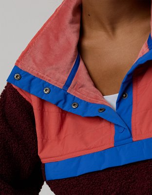 Женские куртки Offline By Aerie Fluff Love Quarter Snap, цвет: Королевский синий ягодный — фото 8