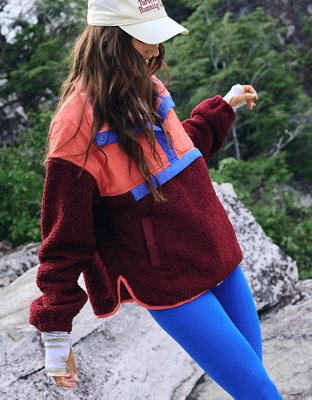 Женские куртки Offline By Aerie Fluff Love Quarter Snap, цвет: Королевский синий ягодный — фото 1