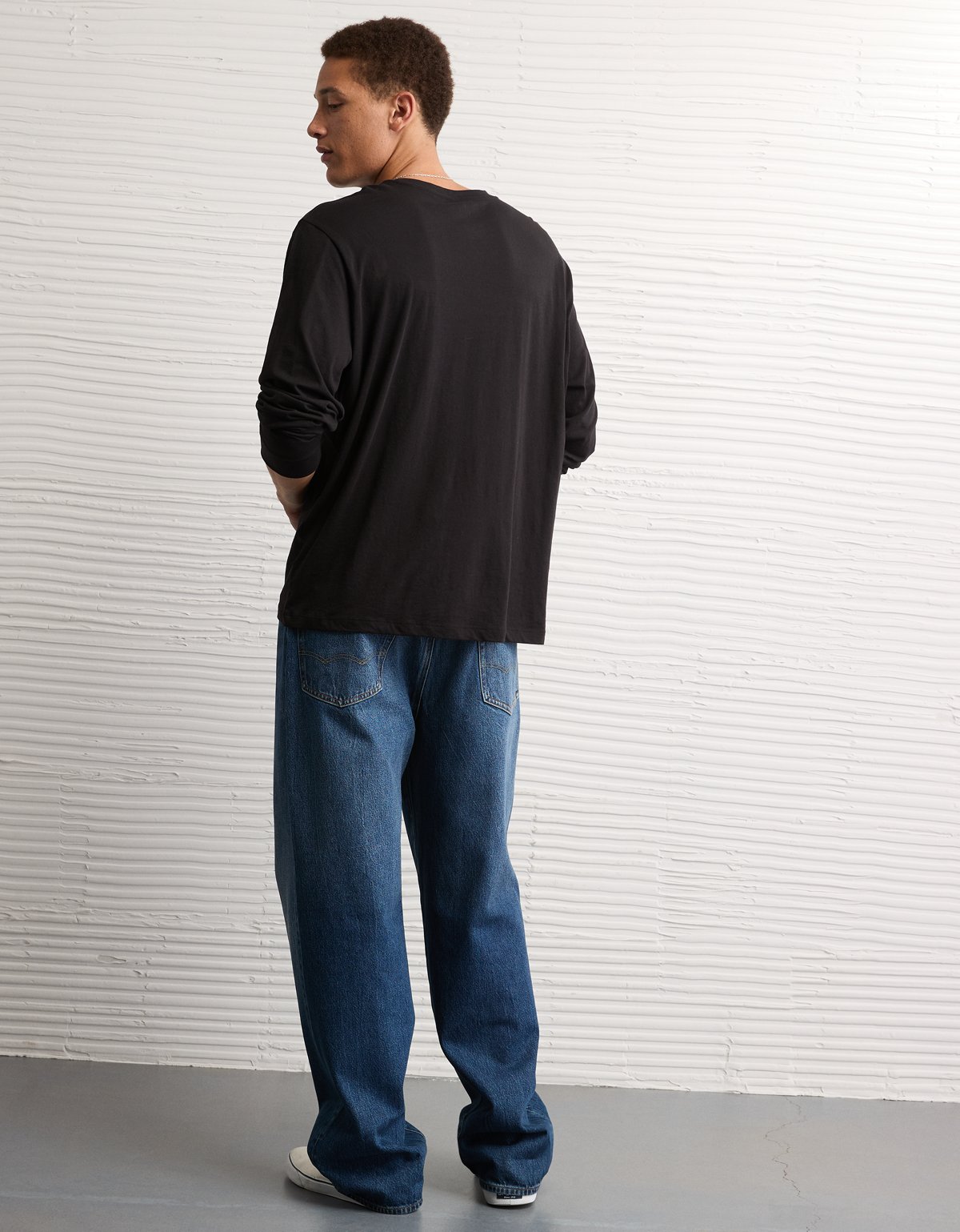 AE Lightweight Icon Long-Sleeve T-Shirt - image 2