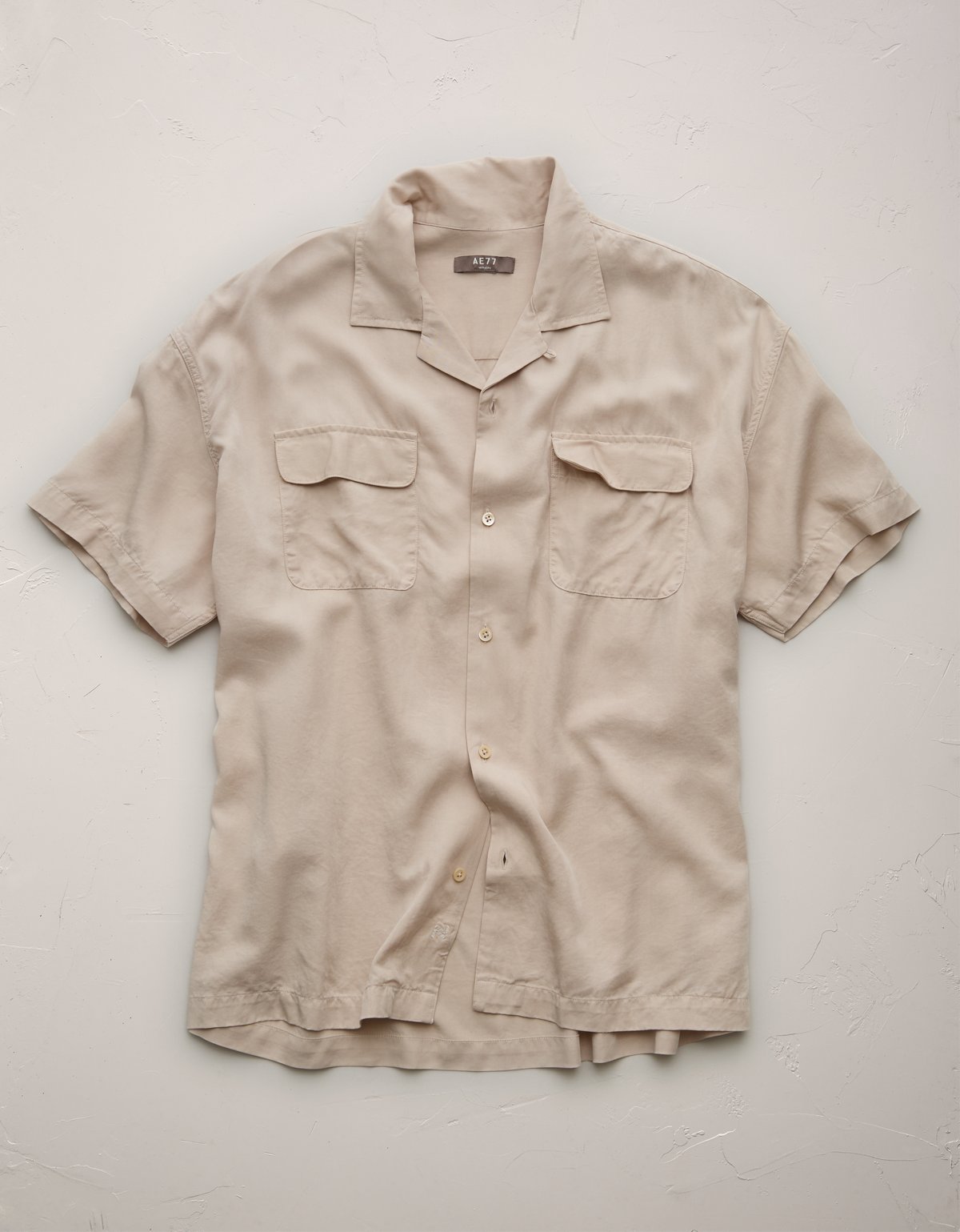 AE77 Premium Relaxed Short-Sleeve Button-Up Shirt - image 4