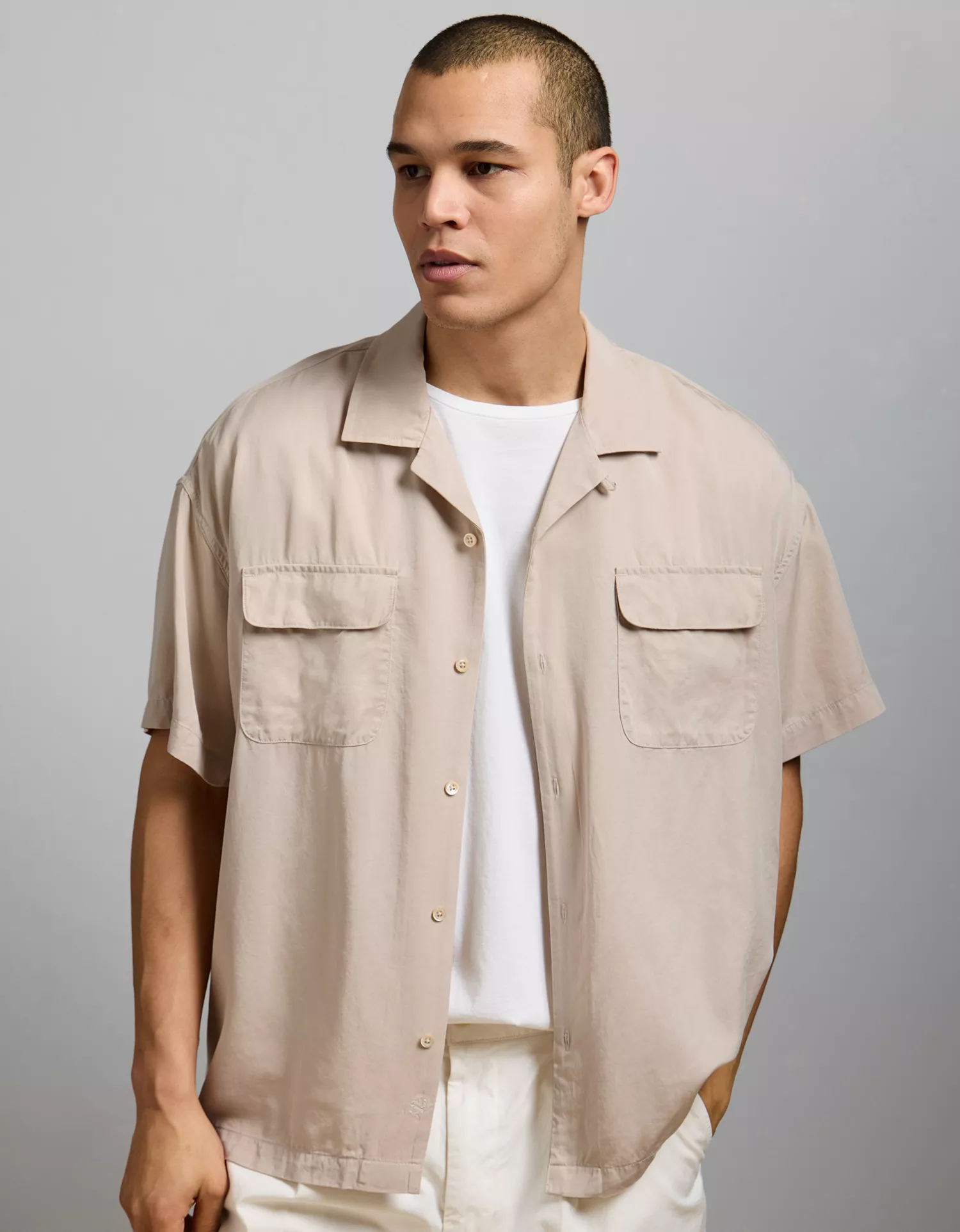AE77 Premium Relaxed Short-Sleeve Button-Up Shirt - thumbnail 10