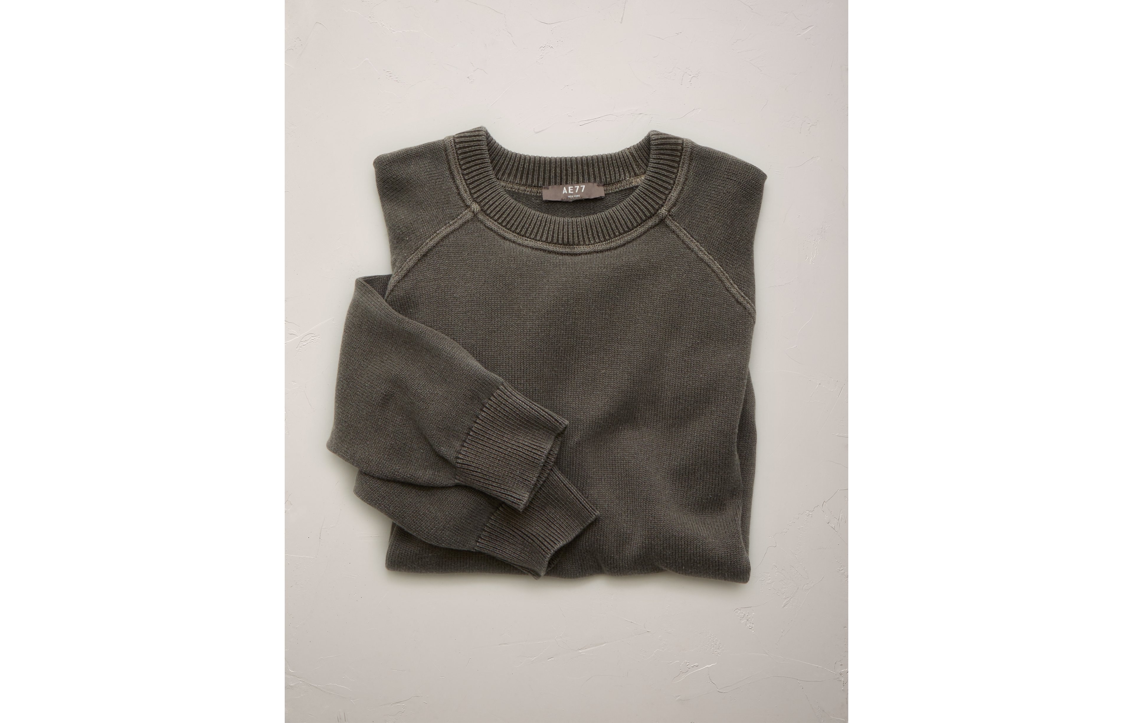 AE77 Garment-Washed Raglan Sweater
