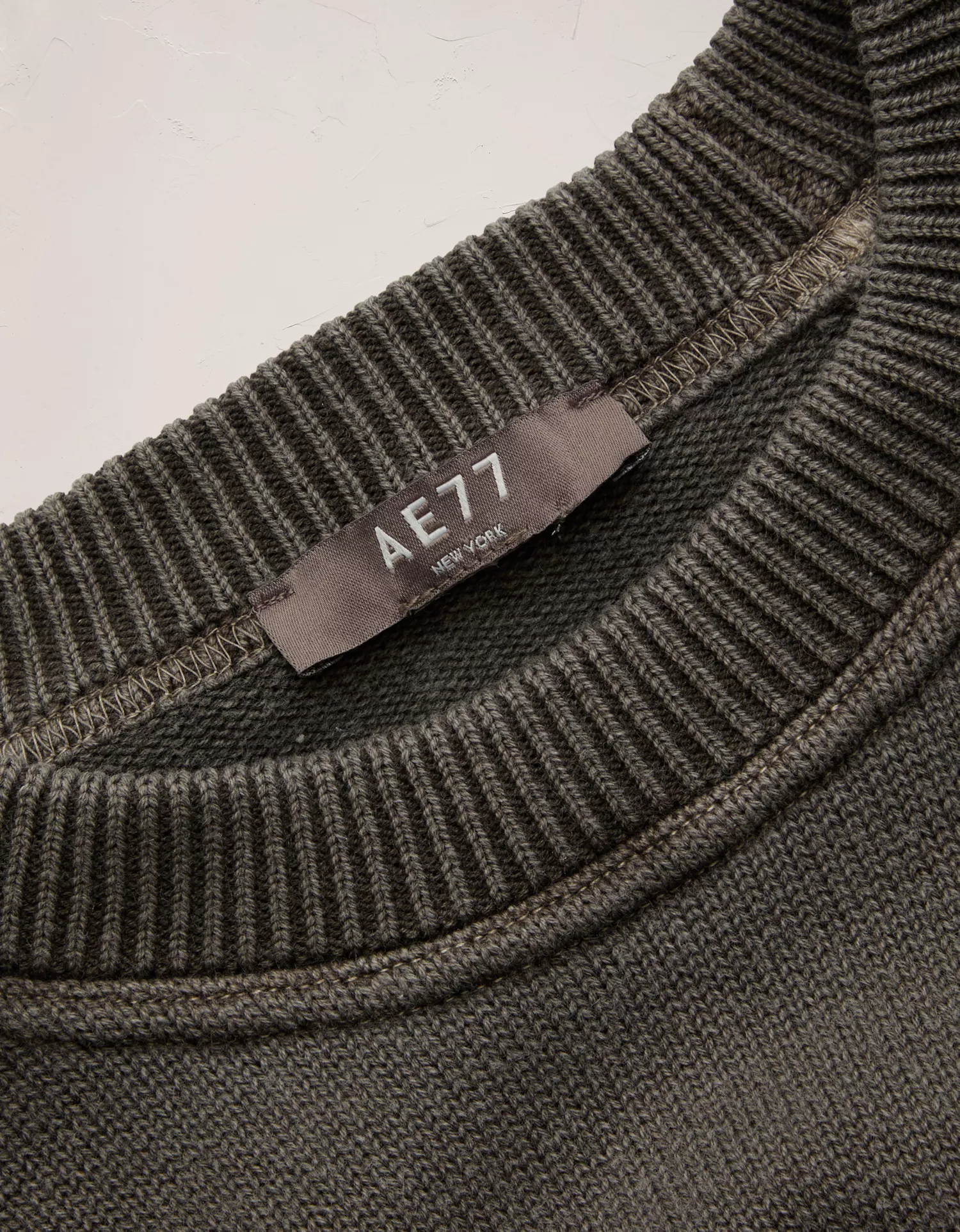 AE77 Garment-Washed Raglan Sweater - thumbnail 6