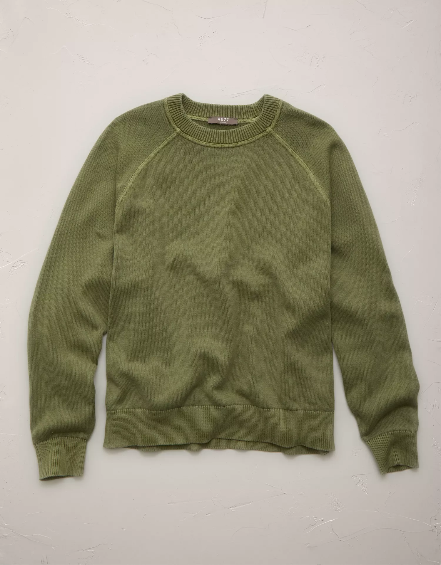 AE77 Garment-Washed Raglan Sweater - thumbnail 10
