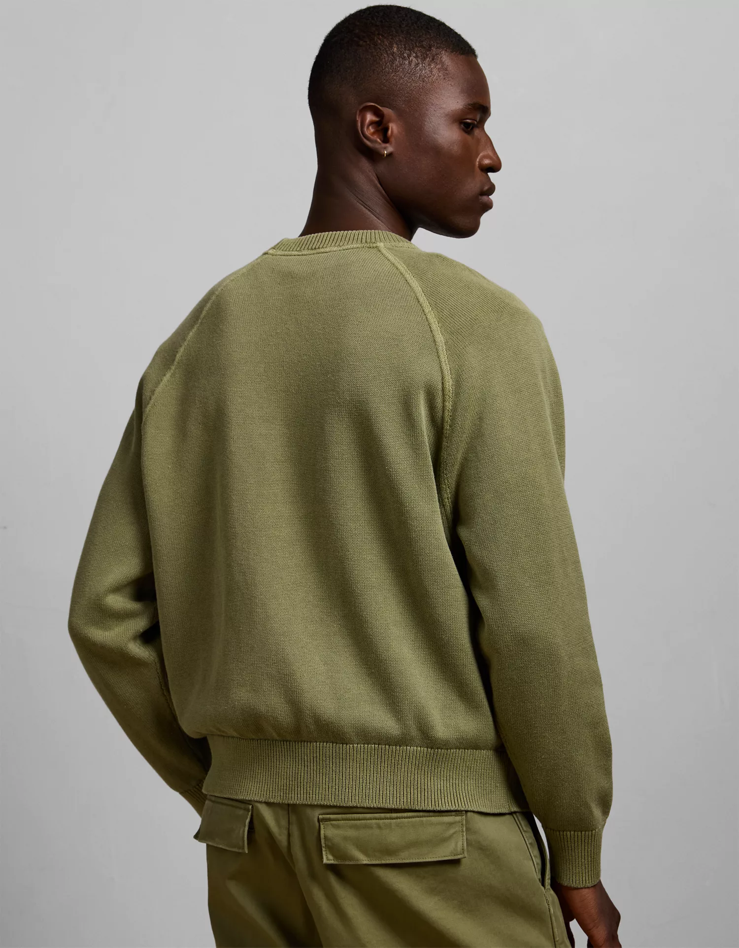 AE77 Garment-Washed Raglan Sweater - thumbnail 9