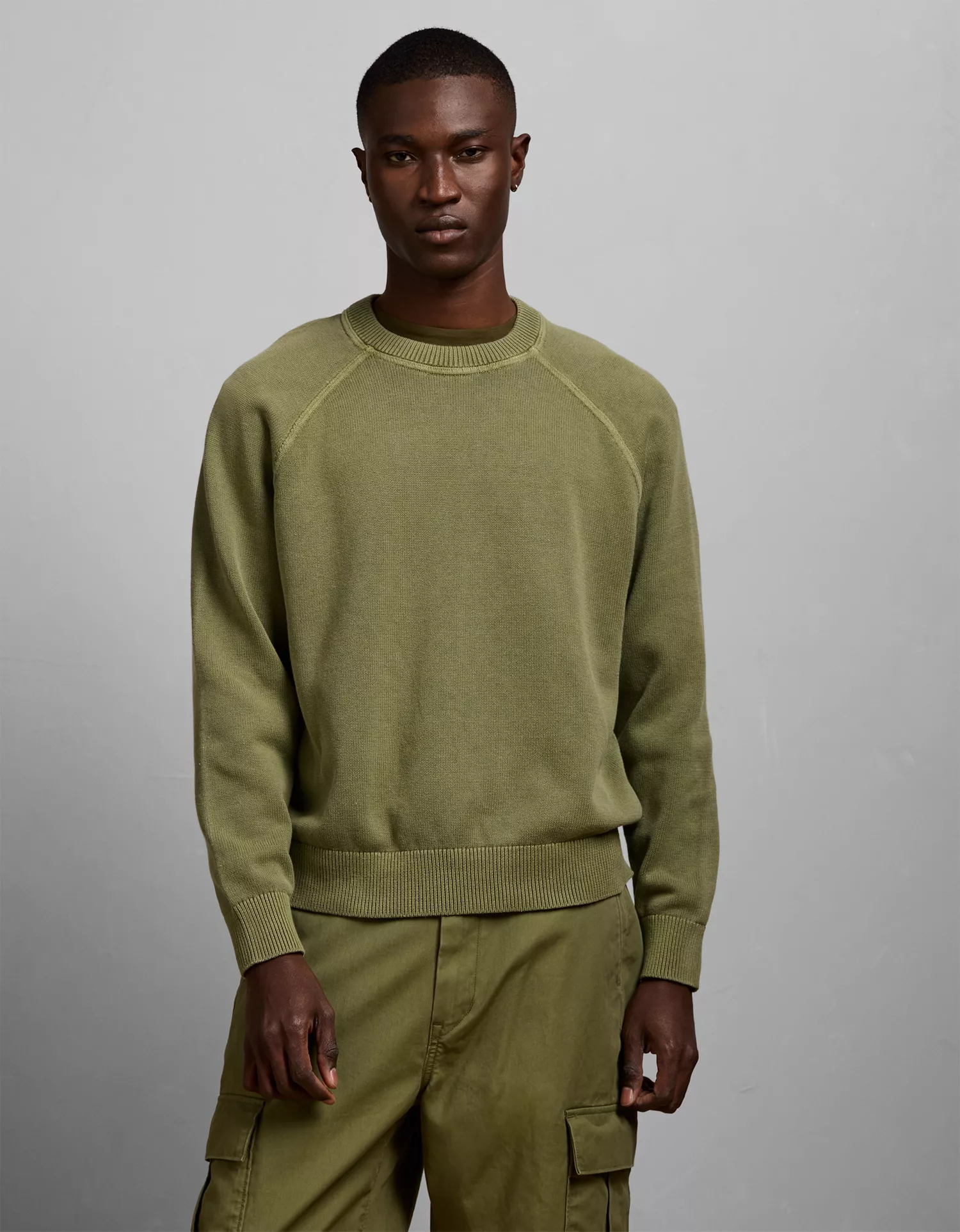AE77 Garment-Washed Raglan Sweater - thumbnail 8