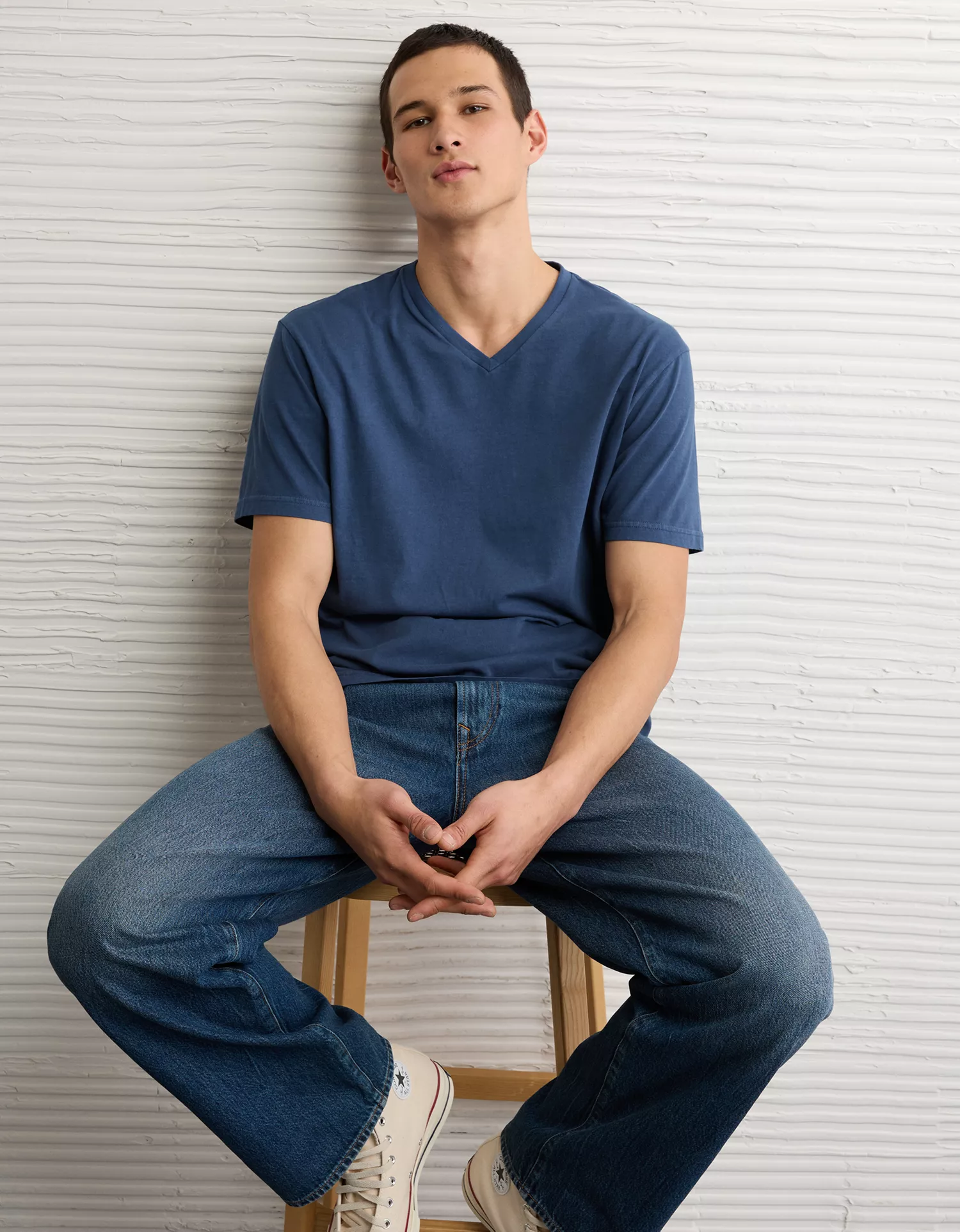 AE Standard Fit Lived-In V-Neck T-Shirt - thumbnail 7