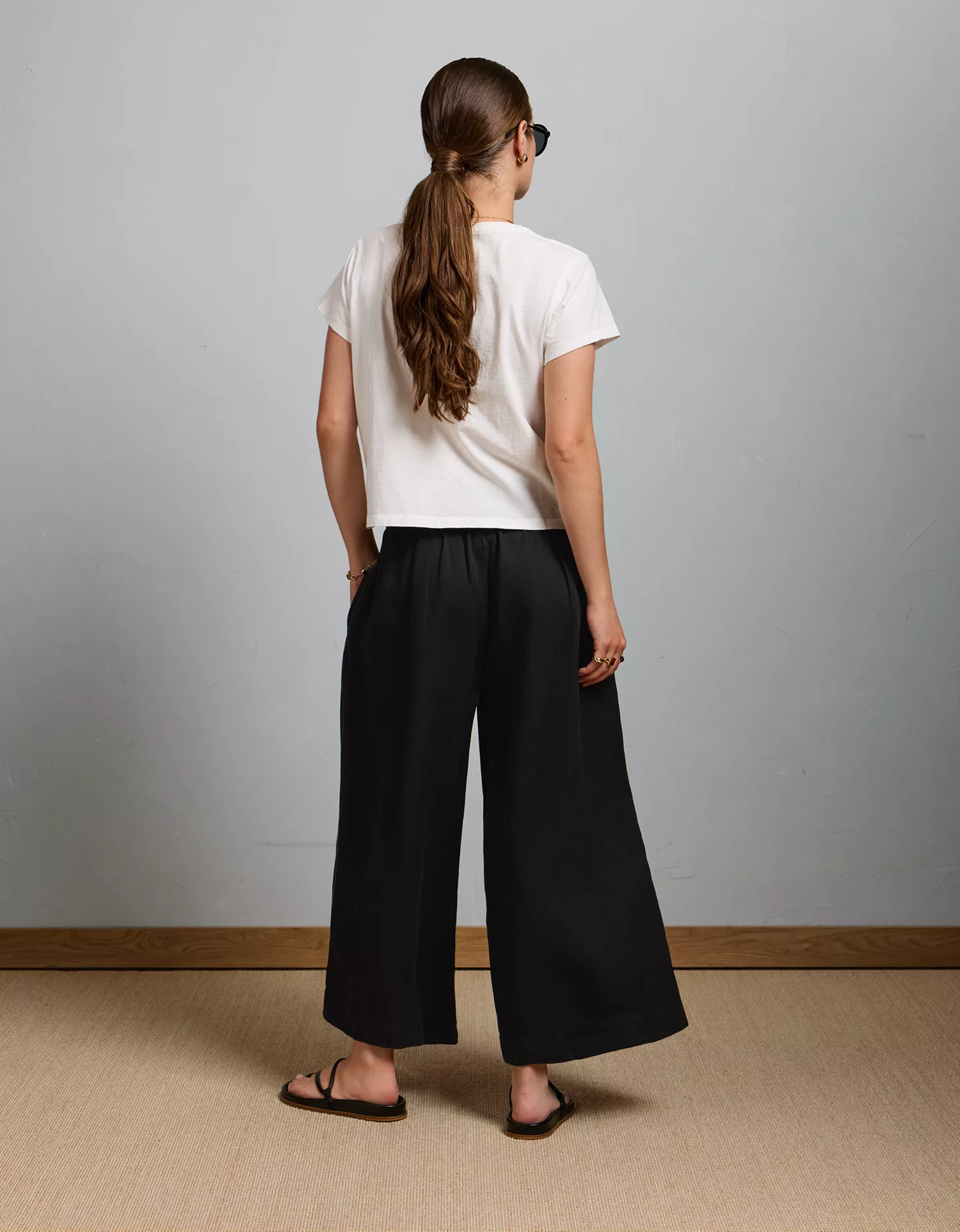 AE77 High-Waisted Linen Pleated Ankle Pant - thumbnail 2