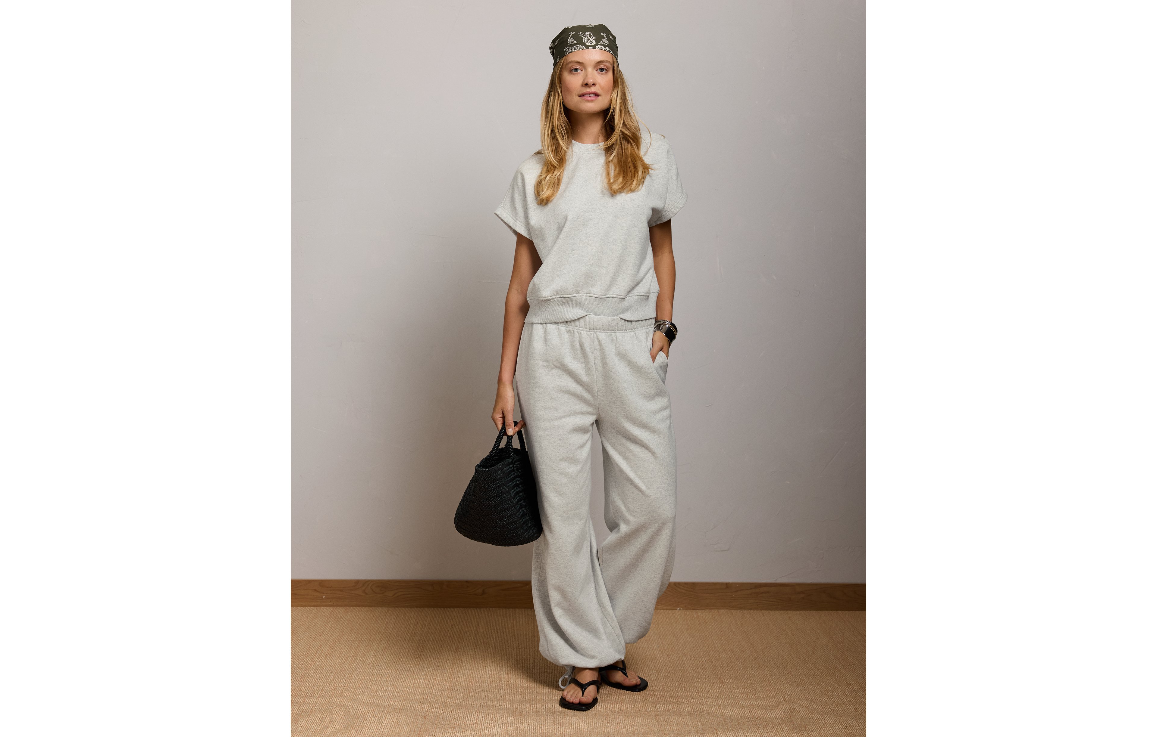 AE77 Balloon-Leg Tie-Hem Jogger