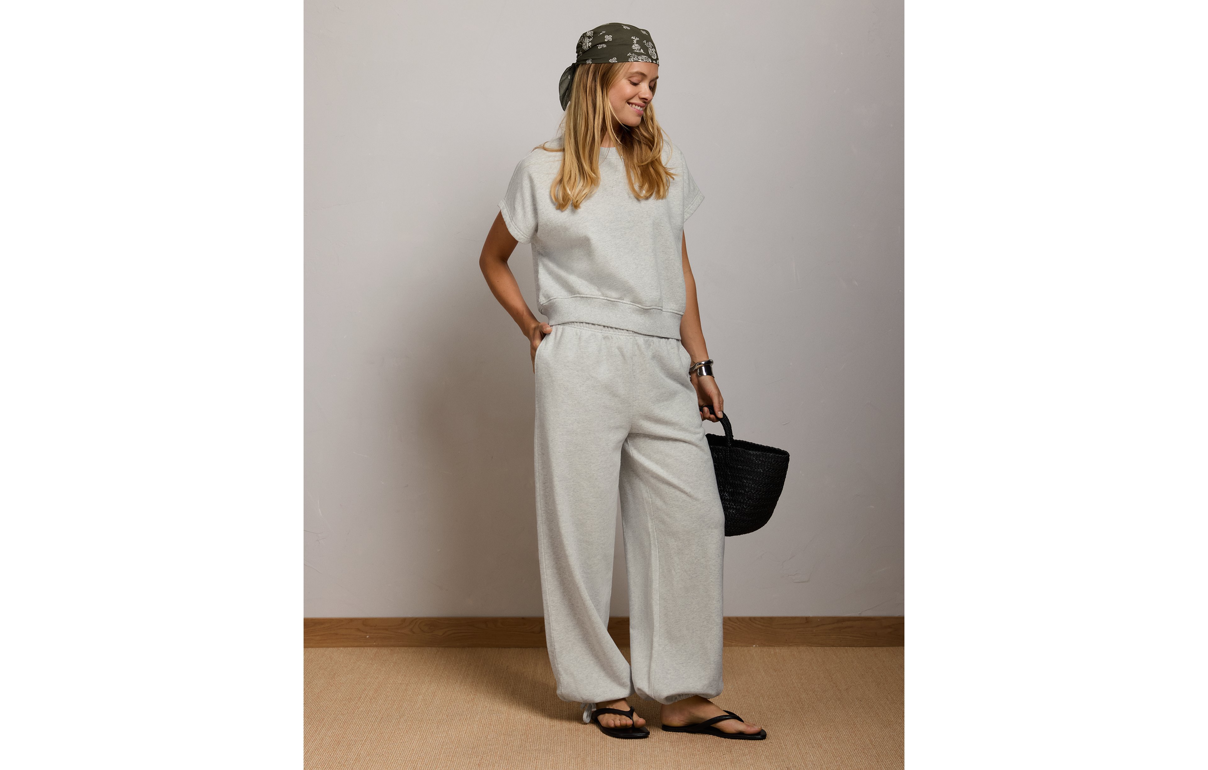 AE77 Balloon-Leg Tie-Hem Jogger