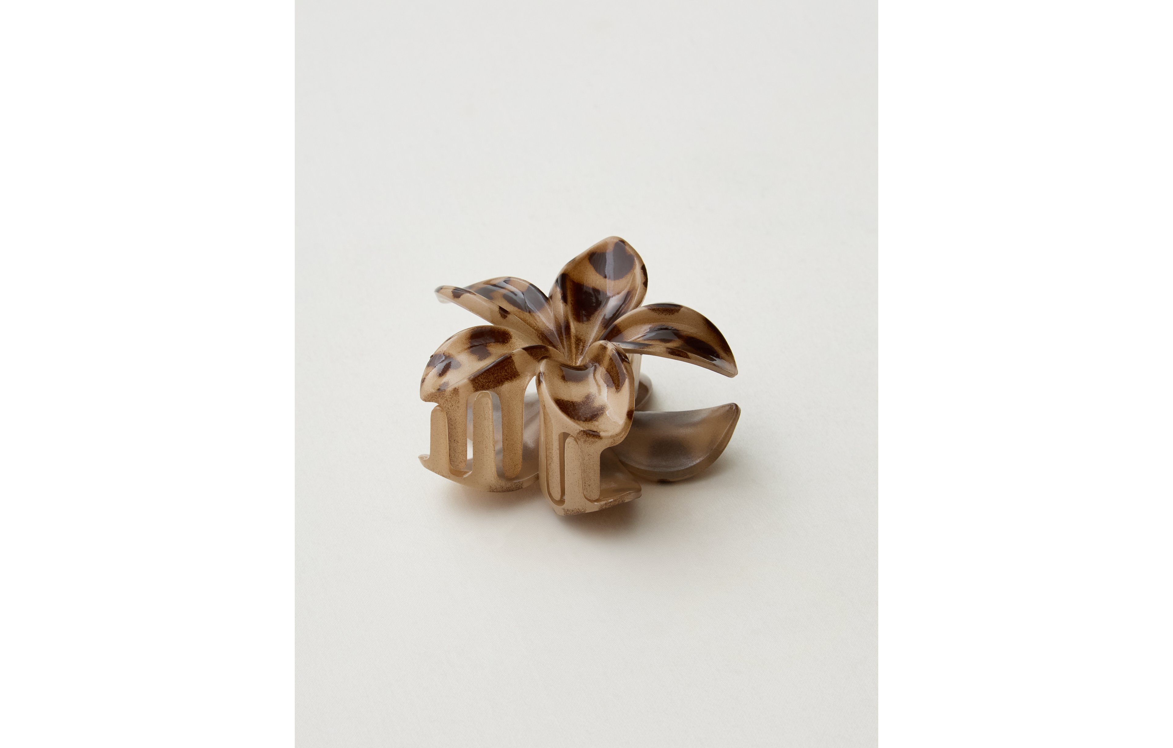 Aerie Flower Claw Clip