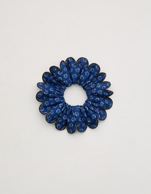 Aerie Scallop Edge Scrunchie