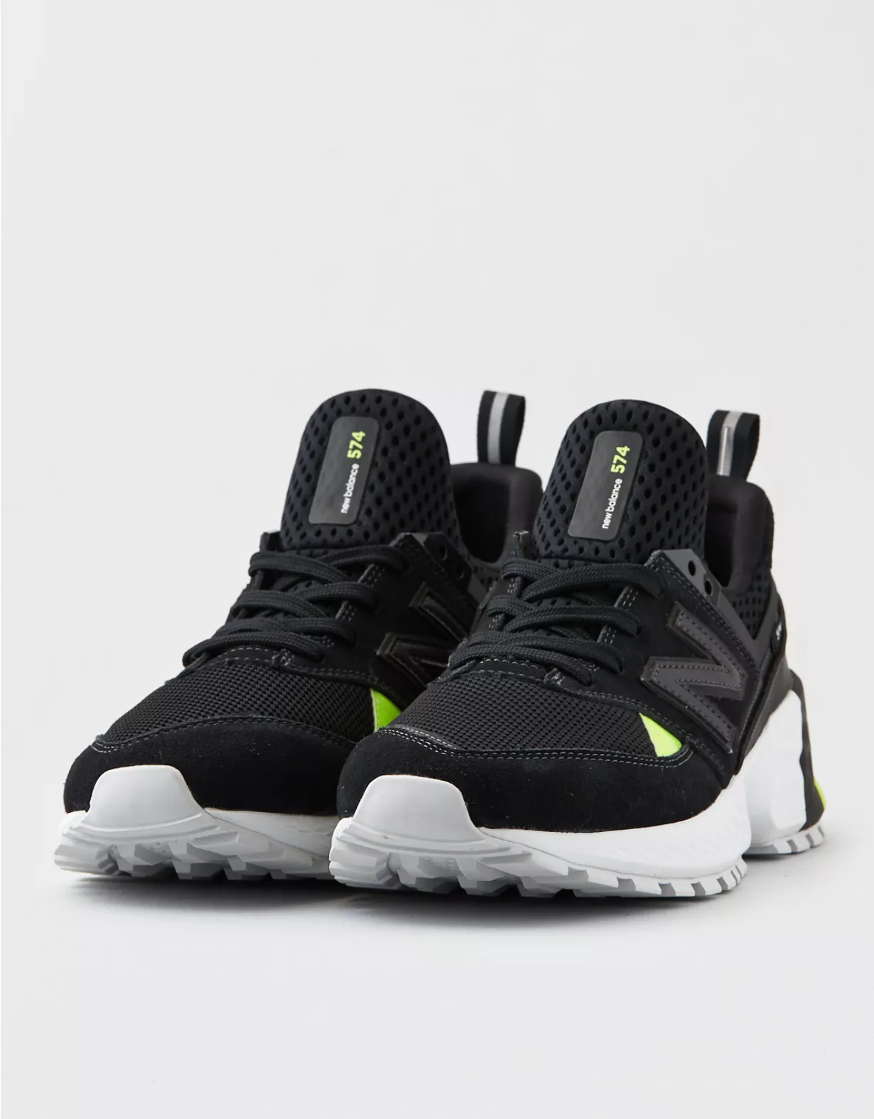New Balance 574 Sport Sneaker احذية نايك لكرة القدم New Balance 574 Sport Sneaker احذية نايك لكرة القدم