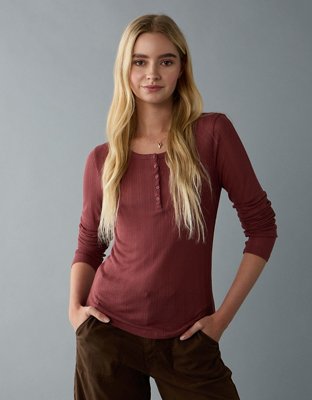 T-shirt cuello henley de mangas largas AE