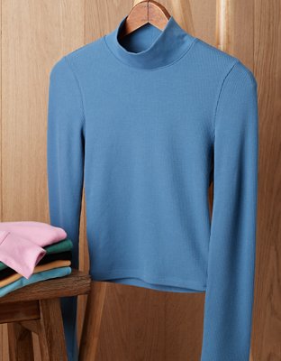 AE Long-Sleeve Cropped Hey Baby Mock Neck Tee