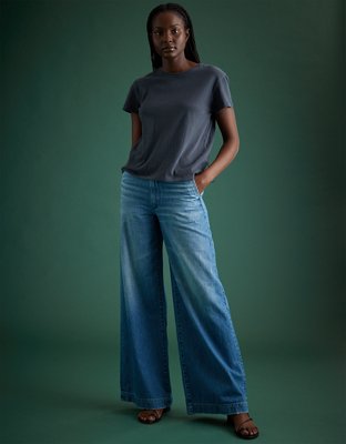 AE77 Premium Classic Crewneck T-Shirt