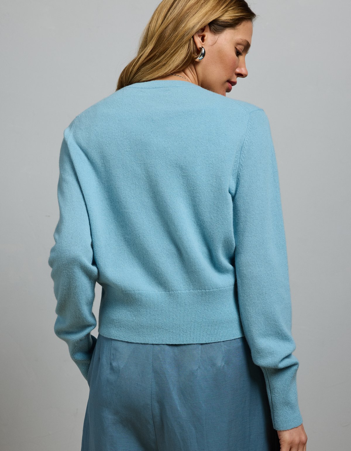 AE77 Premium Cashmere Sweater - image 2