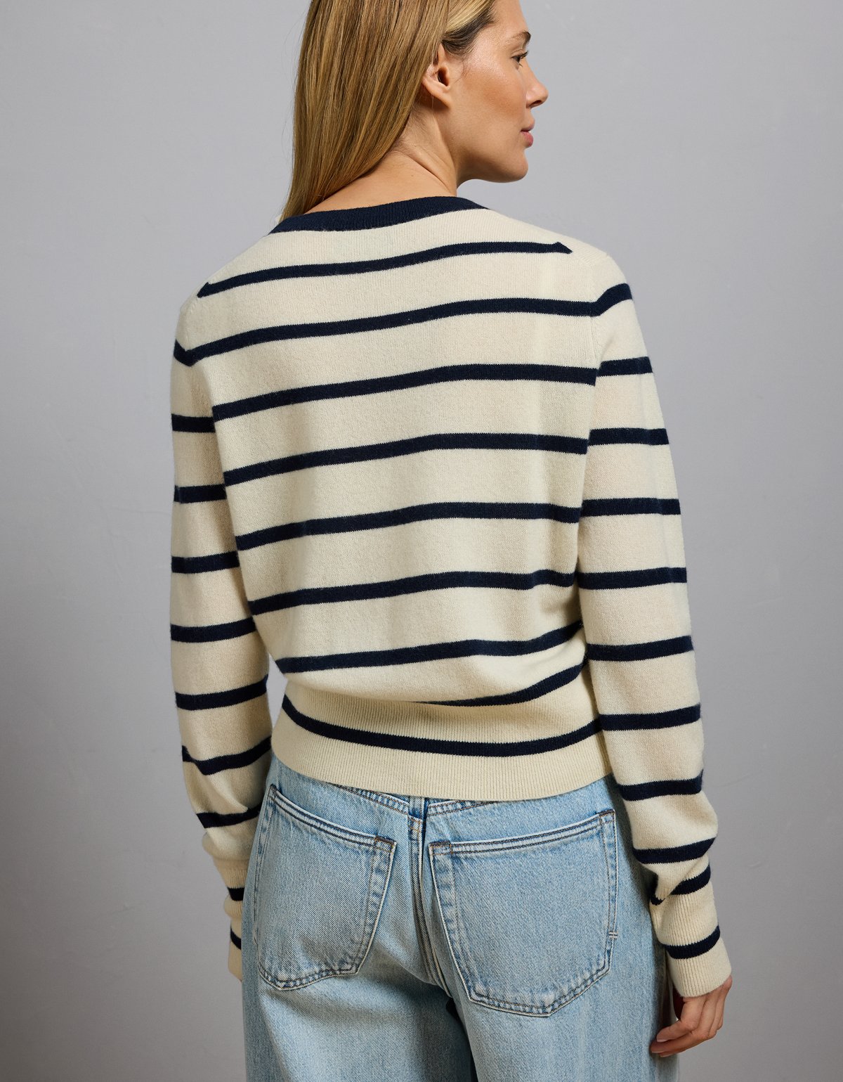 AE77 Premium Cashmere Sweater - image 3