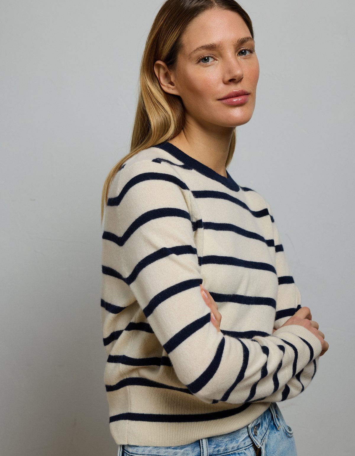 AE77 Premium Cashmere Sweater - image 2